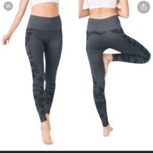 Zyia Active Camo Seamless 7/8 Leggings Size Small